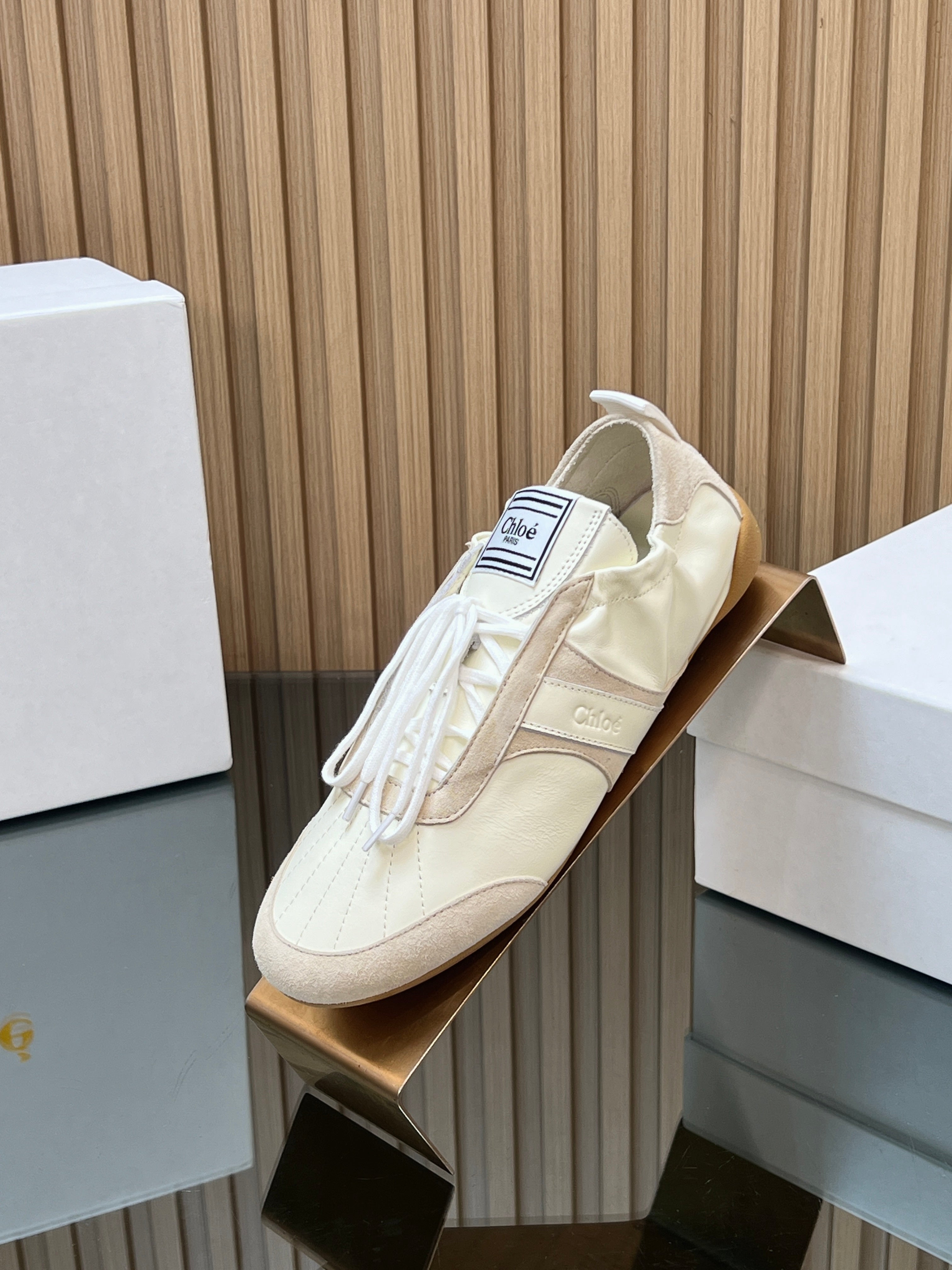 CHLOÉ 26S SNEAKERS IN CREAM WHITE CALFSKIN AND LIGHT PINK SUEDE