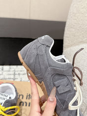 MM x NB SNEAKER IN GREY SUEDE