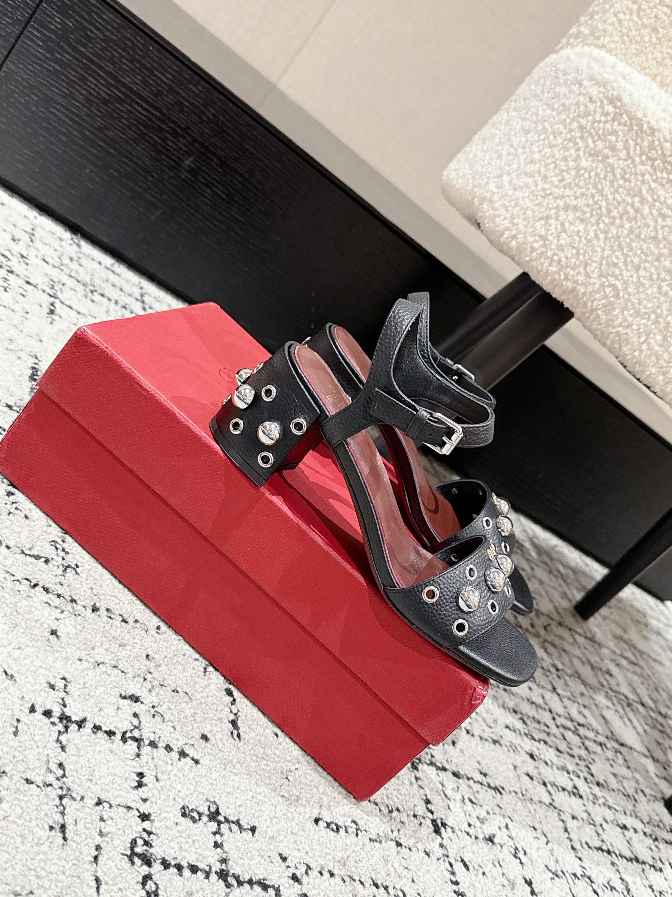 VLTN STUDDED BLOCK HEEL SANDALS 25S 60 MM IN BLACK LAMBSKIN