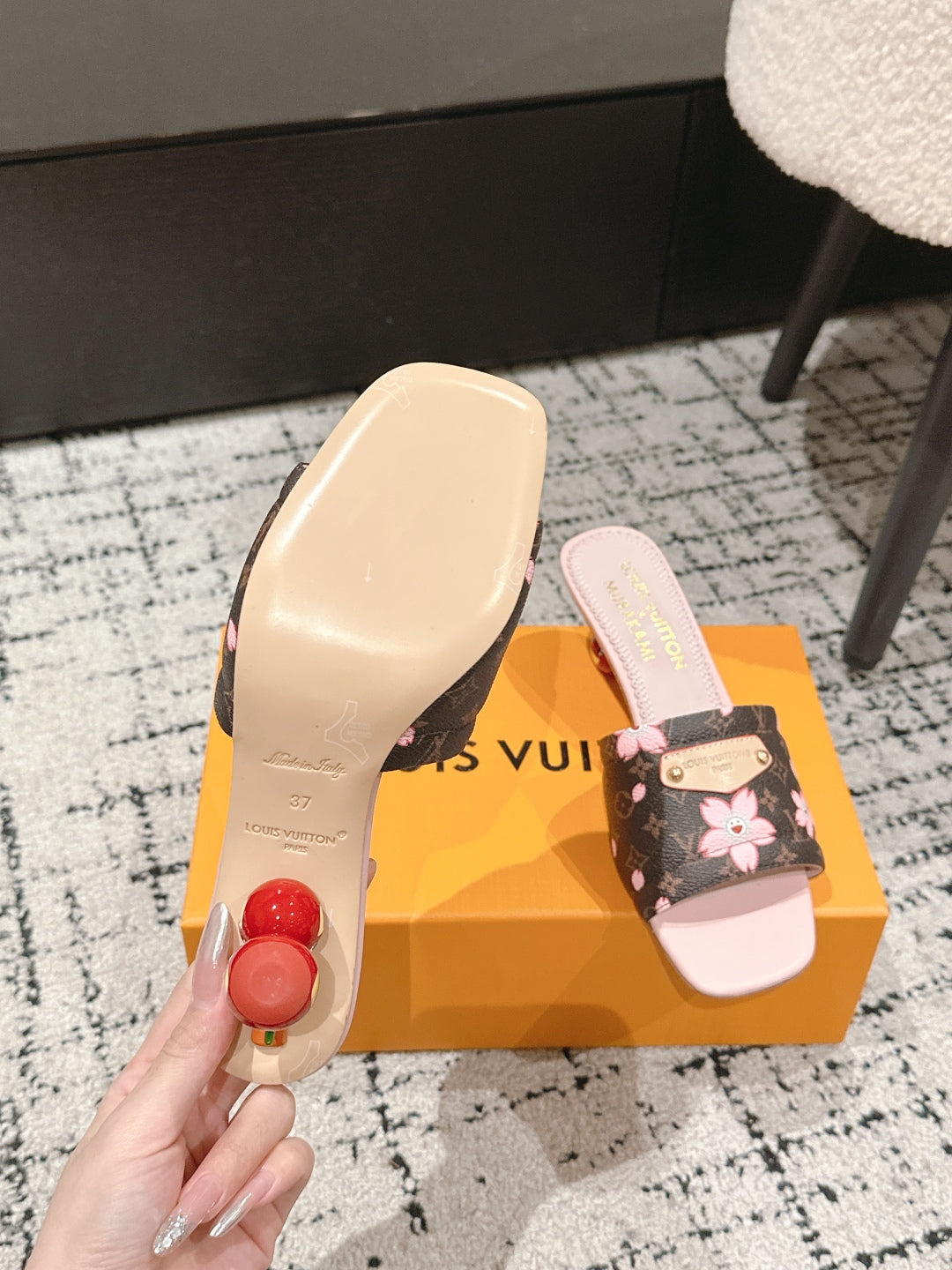 LV CHERRY HIGH HEELS 25S 55 MM IN DARK BROWN AND LIGHT PINK CALFSKIN STYLE 2