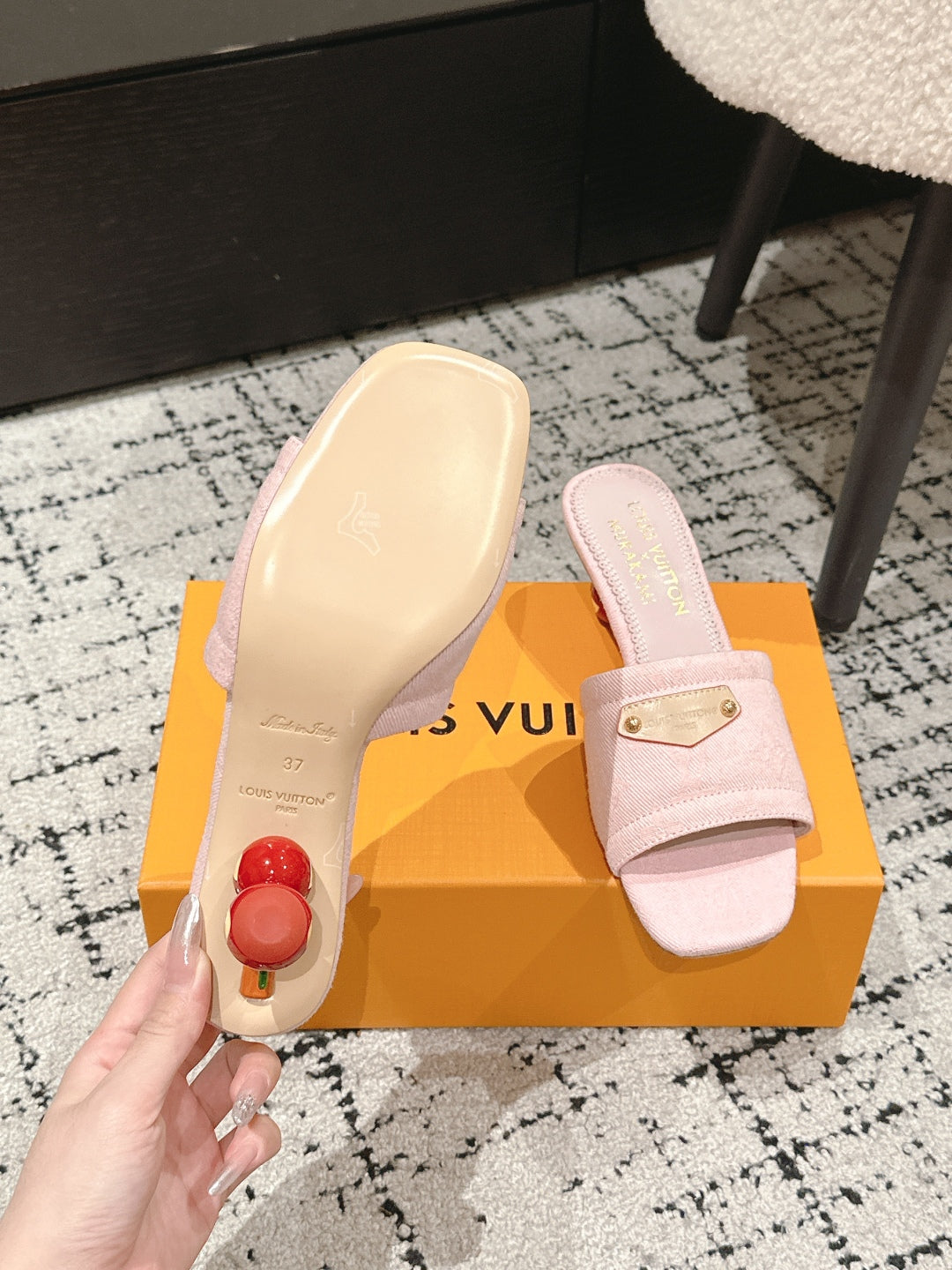 LV CHERRY HIGH HEELS 25S 55 MM IN LIGHT PINK DENIM STYLE 4