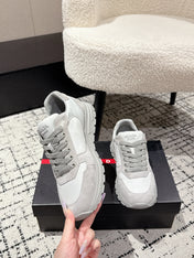 PRADA 25S MEN SNEAKERS LOGO IN WHITE AND LIGHT GRAY NUBUCK AND CANVAS