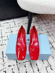 PRADA 26S SQUARE-TOE HIGH HEELS 35MM IN DARK RED PATENT CALFSKIN WITH LOGO