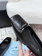 PRADA 26S SQUARE-TOE HIGH HEELS 35MM IN BLACK SHINY CALFSKIN WITH LOGO