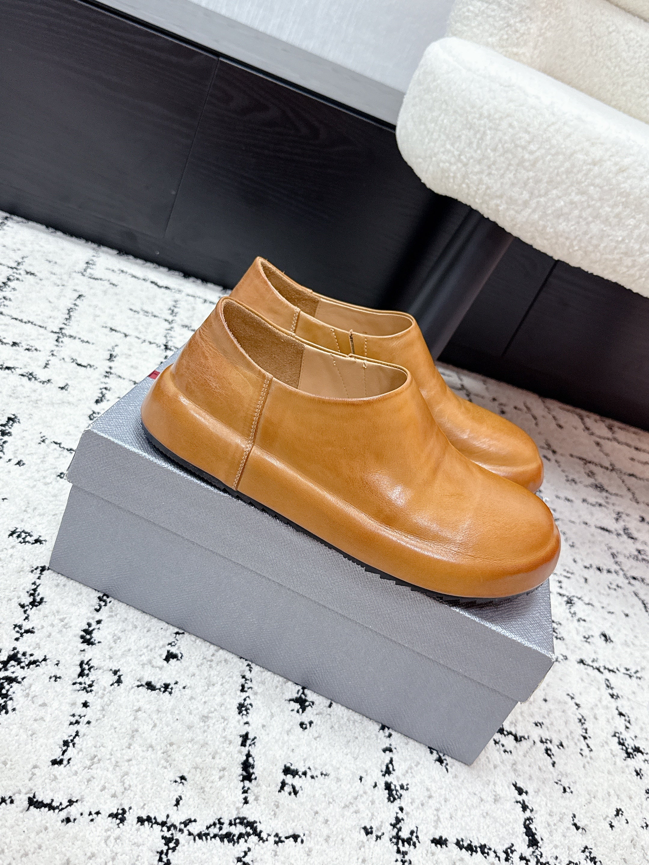 PRADA 26S SLIP ON SHOES IN WARM BROWN SMOOTH CALFSKIN