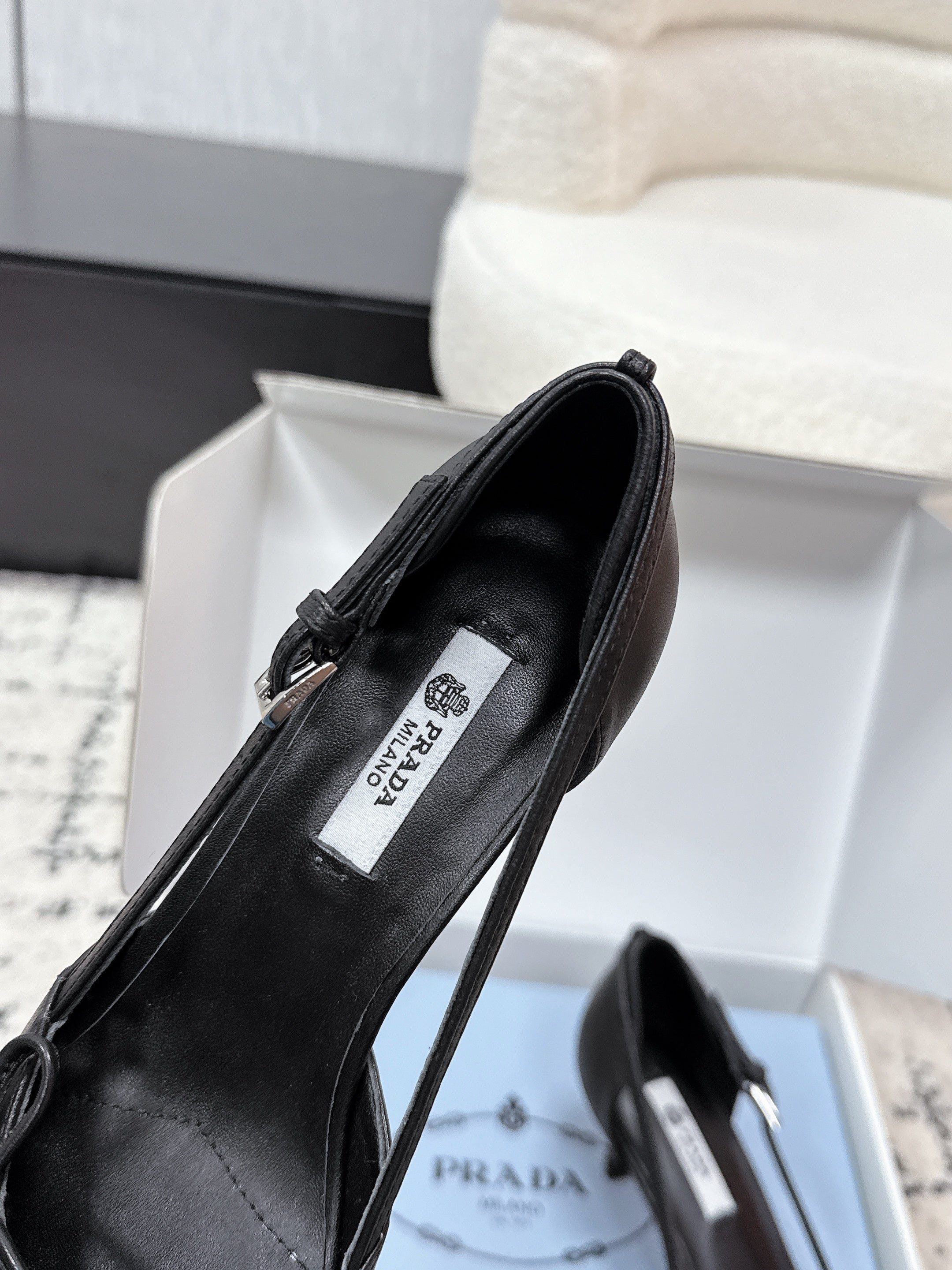 PRADA 26S POINTED-TOE HIGH HEELS 55MM IN BLACK CALFSKIN WITH BOW