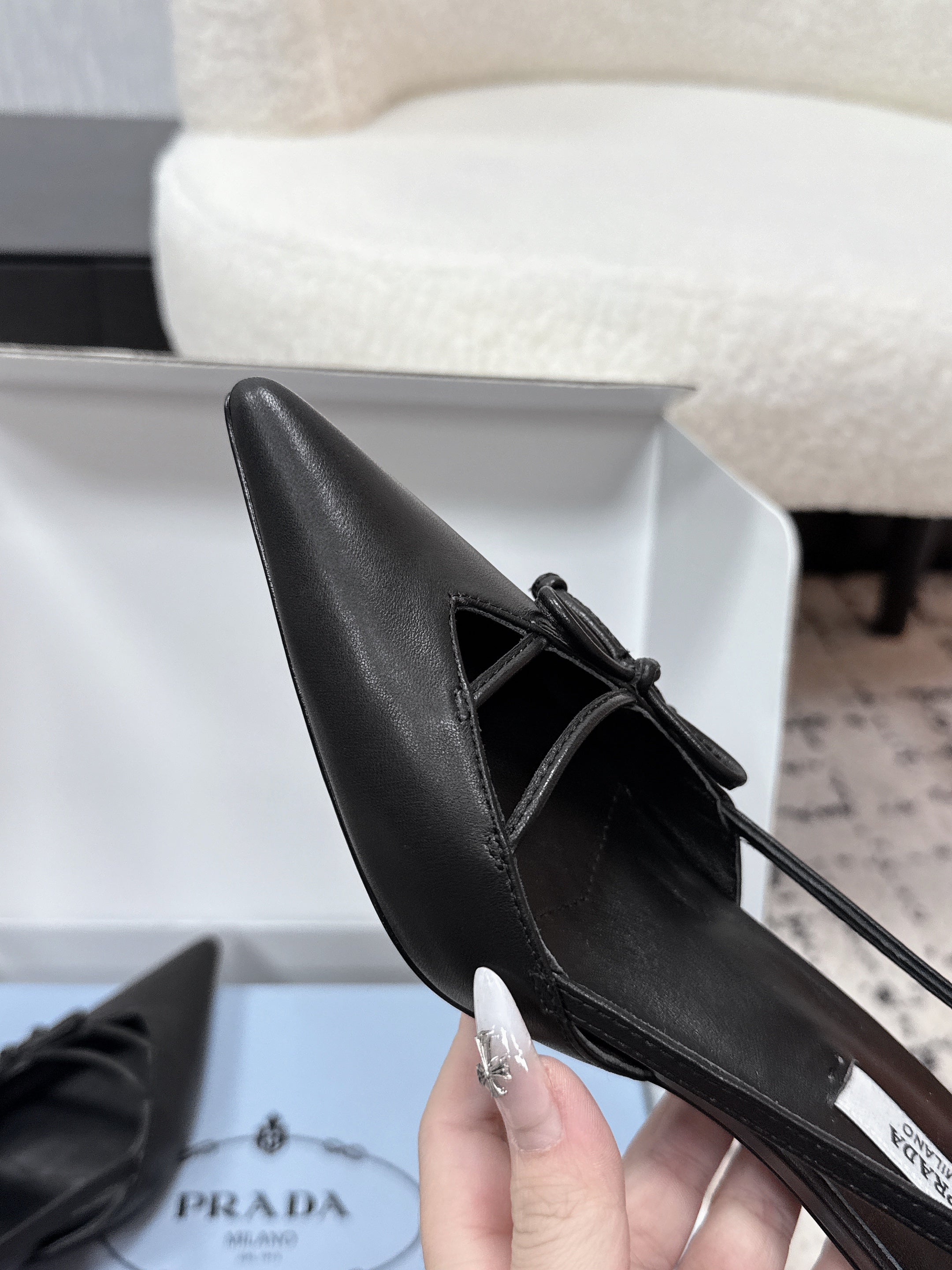 PRADA 26S POINTED-TOE HIGH HEELS 55MM IN BLACK CALFSKIN WITH BOW