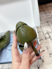 PRADA 26S POINTED-TOE HIGH HEELS 55MM IN DARK OLIVE GREEN CALFSKIN WITH BOW