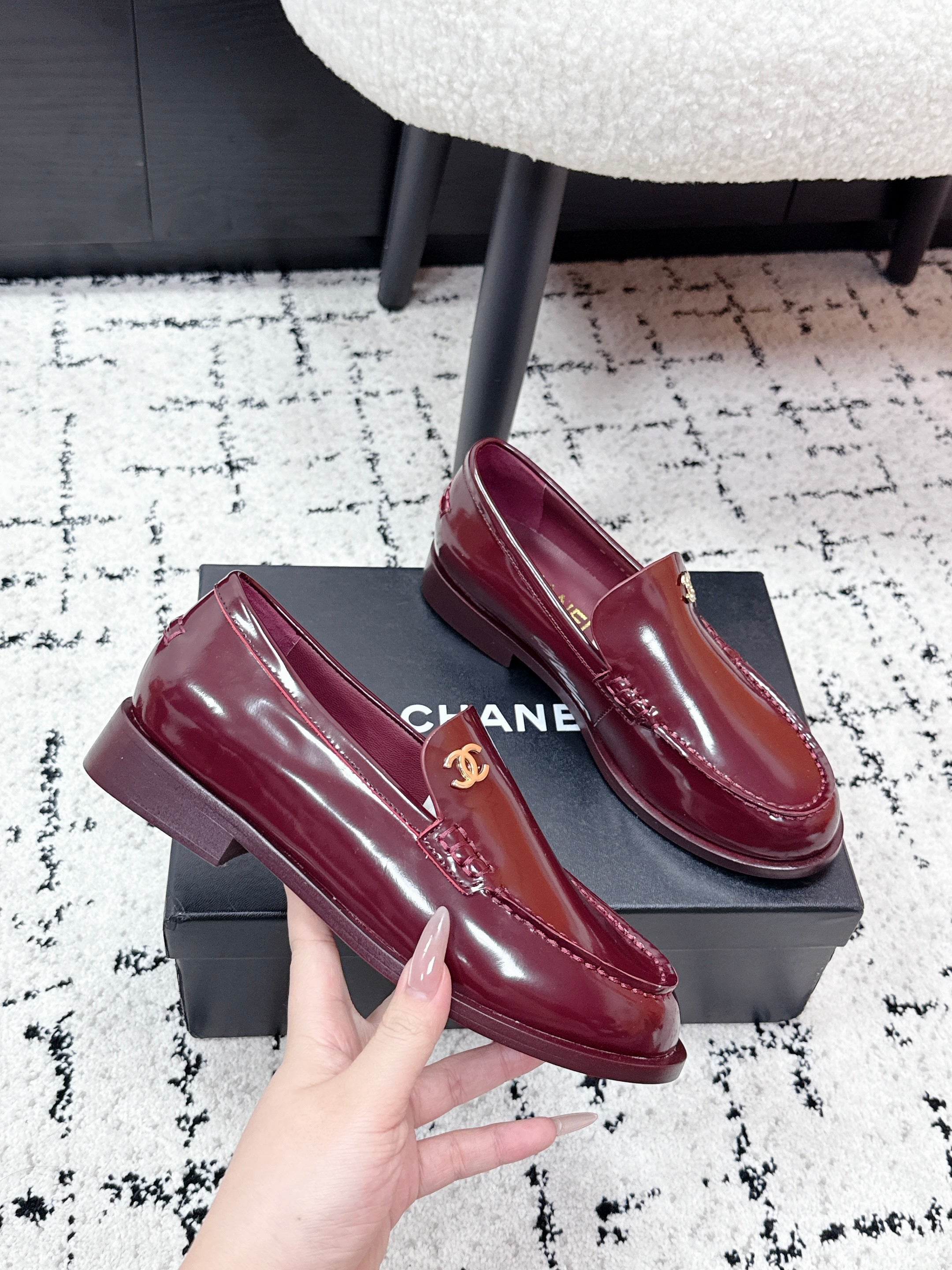 CHANEL 26S LOAFERS IN BURGUNDY RED PATENT CALFSKIN WITH CC LOGO