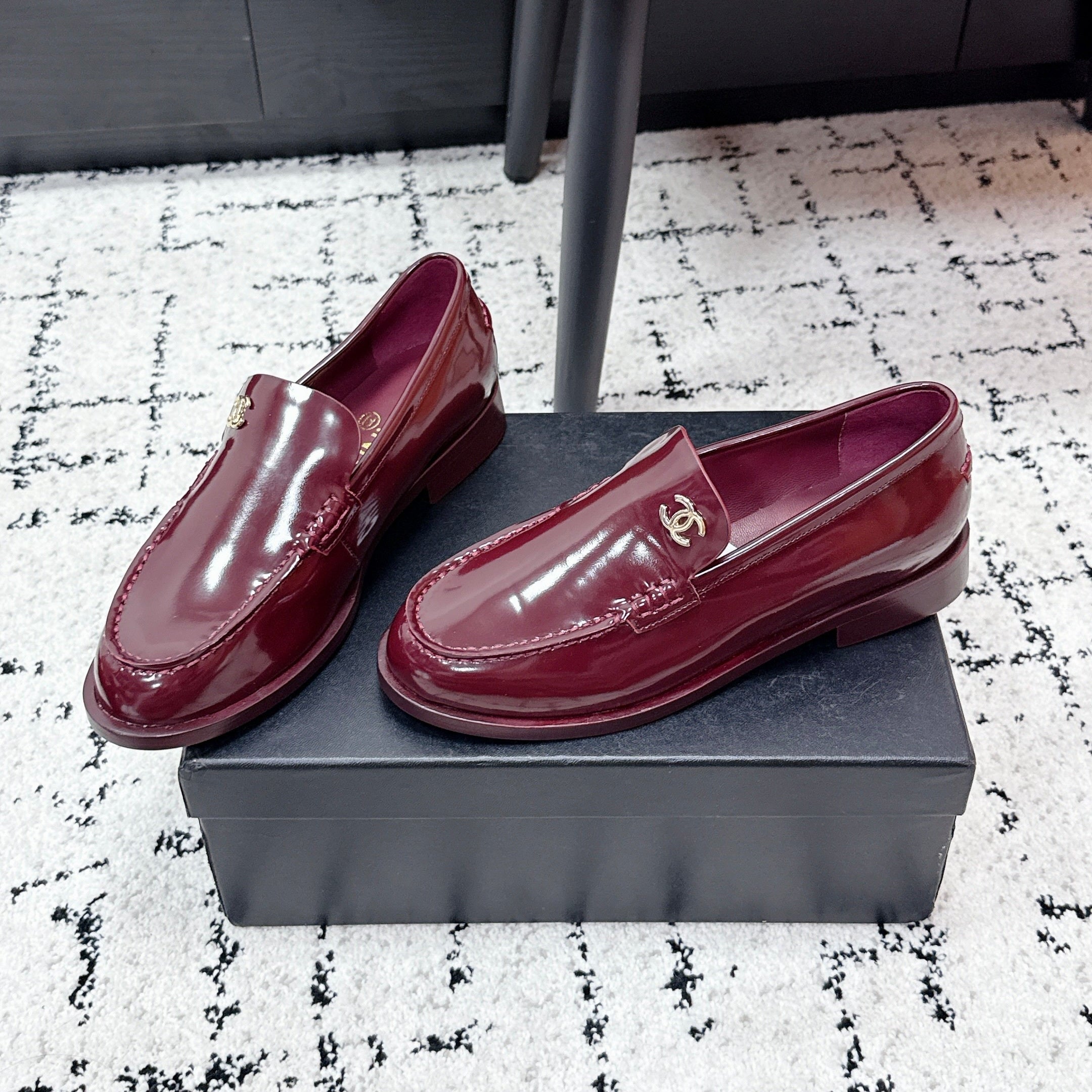 CHANEL 26S LOAFERS IN BURGUNDY RED PATENT CALFSKIN WITH CC LOGO