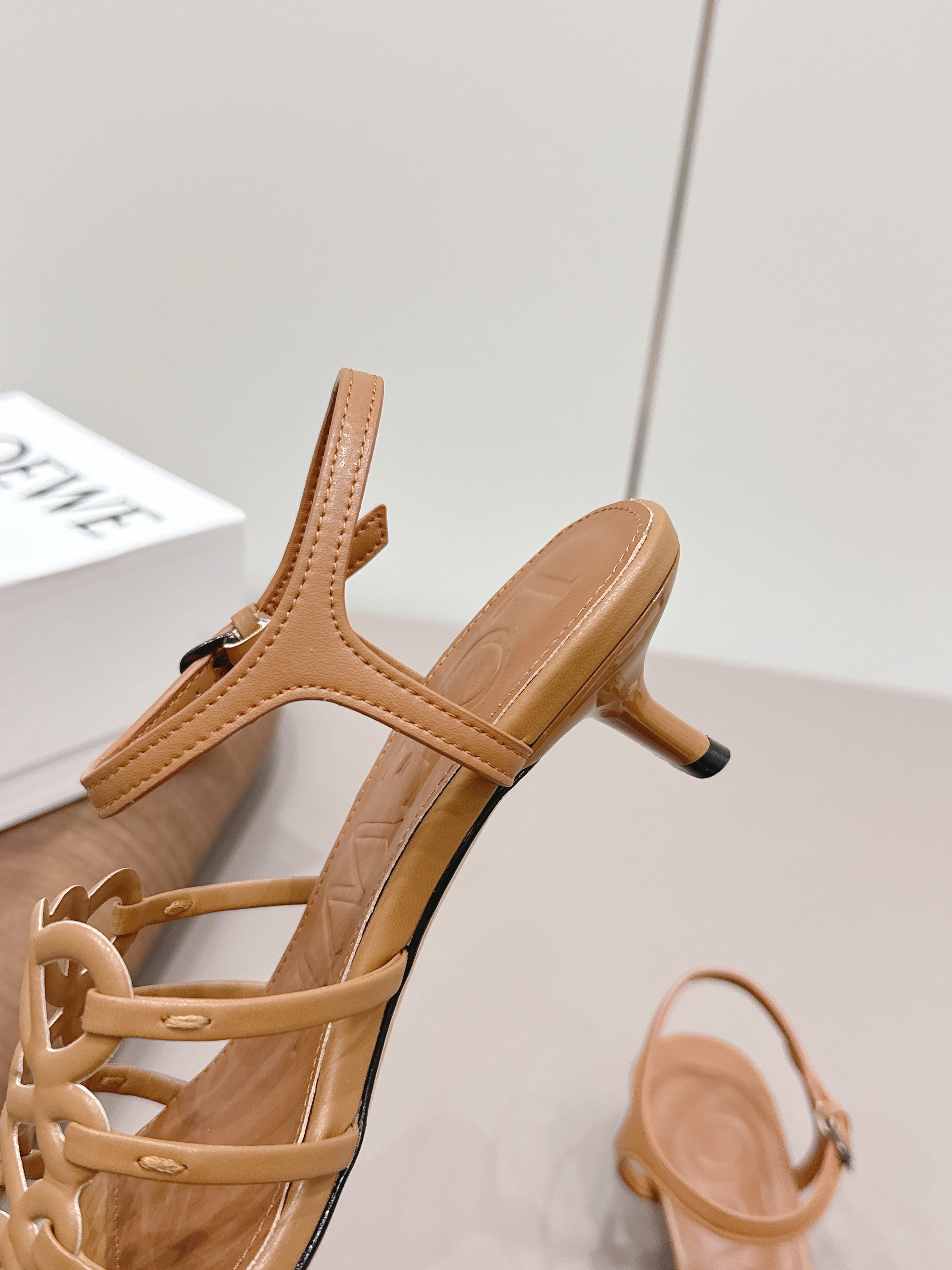 LOEWE 26S SQUARE TOE HEEL SANDALS 50MM IN LIGHT BROWN CALFSKIN LOGO