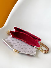 POCHETTE MÉTIS EAST WEST 21.5 IN WHITE WITH CHERRY PRINT MONOGRAM