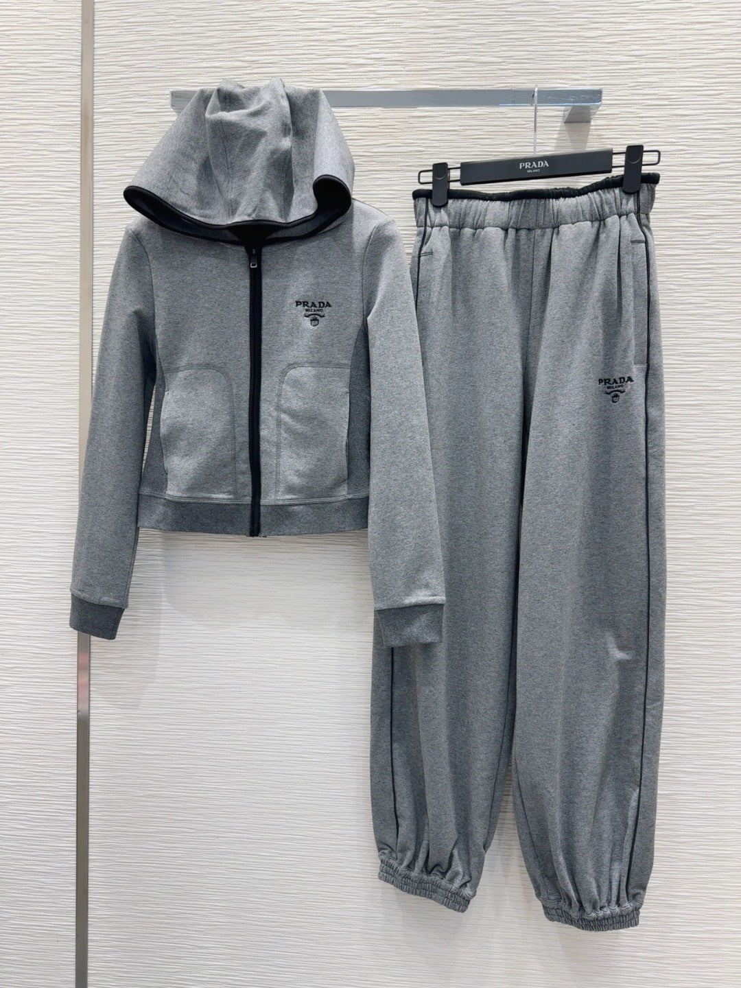 PRADA 26S TWO-PIECE SET 638