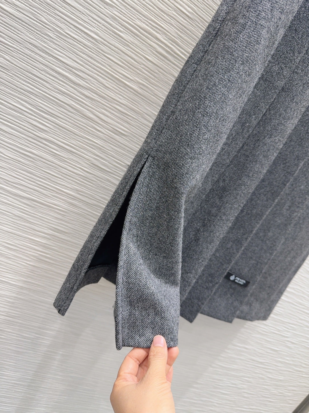 PRADA 25S LONG PLEATED SKIRT 212