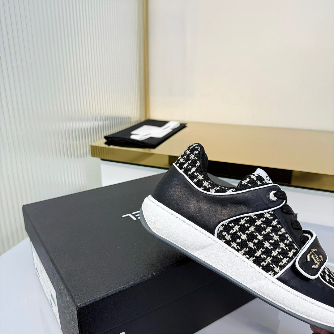 CHANEL 26S SNEAKERS IN BLACK MIX WHITE TWEED AND CALFSKIN