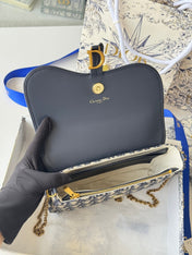 DIOR 25S MEDIUM SADDLE POUCH WITH CHAIN 21 IN BLUE DIOR OBLIQUE JACQUARD CANVAS