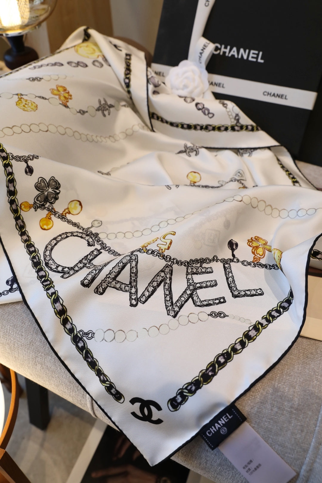 CHANEL 26S SCARF 90 IN SILK 311796