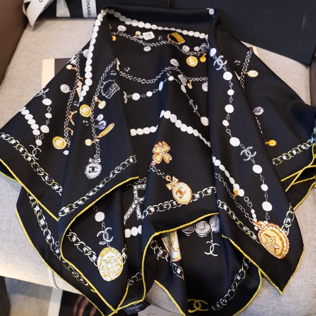 CHANEL 26S SCARF 90 IN SILK 311797