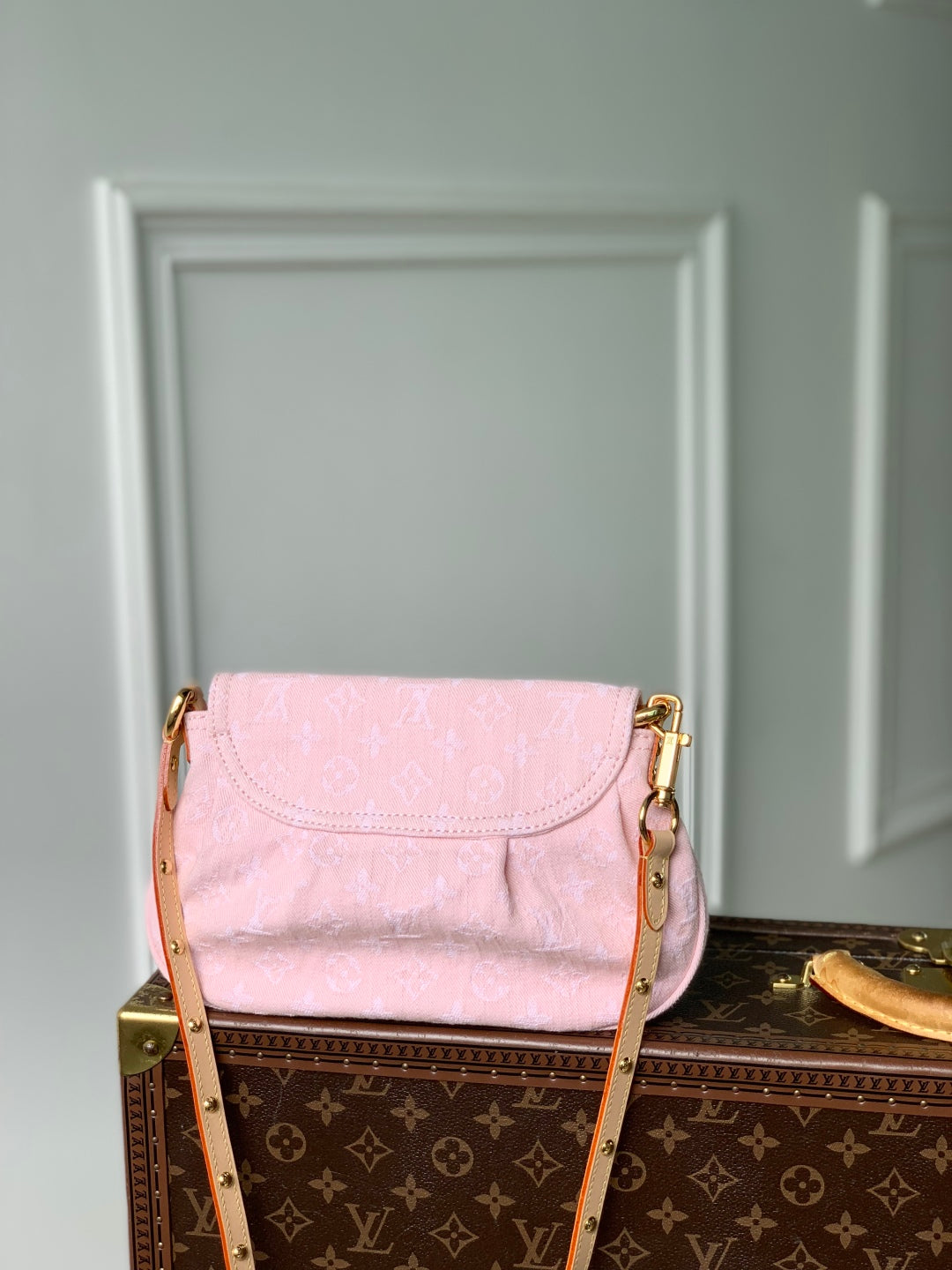 SUNSET 27 IN WASHED PINK MONOGRAM DENIM GOLD BUCKLE