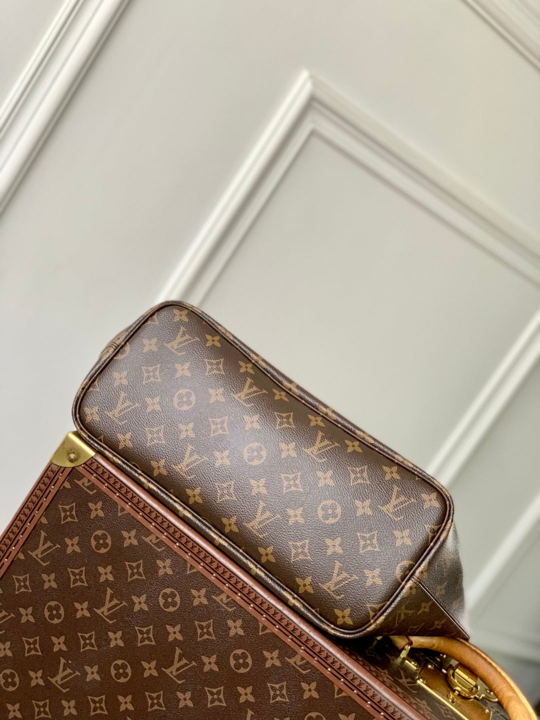 NEVERFULL BANDOULIÈRE INSIDE OUT BB 31 IN BROWN MONOGRAM CANVAS AND BLACK CALFSKIN