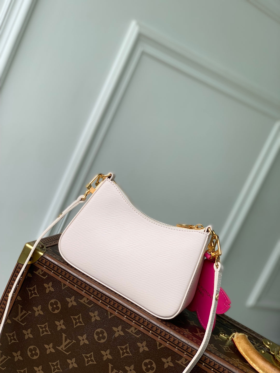 MARELLINI LV X TM 19 IN PINK CHEEKY CHERRY BLOSSOM EPI CALFSKIN