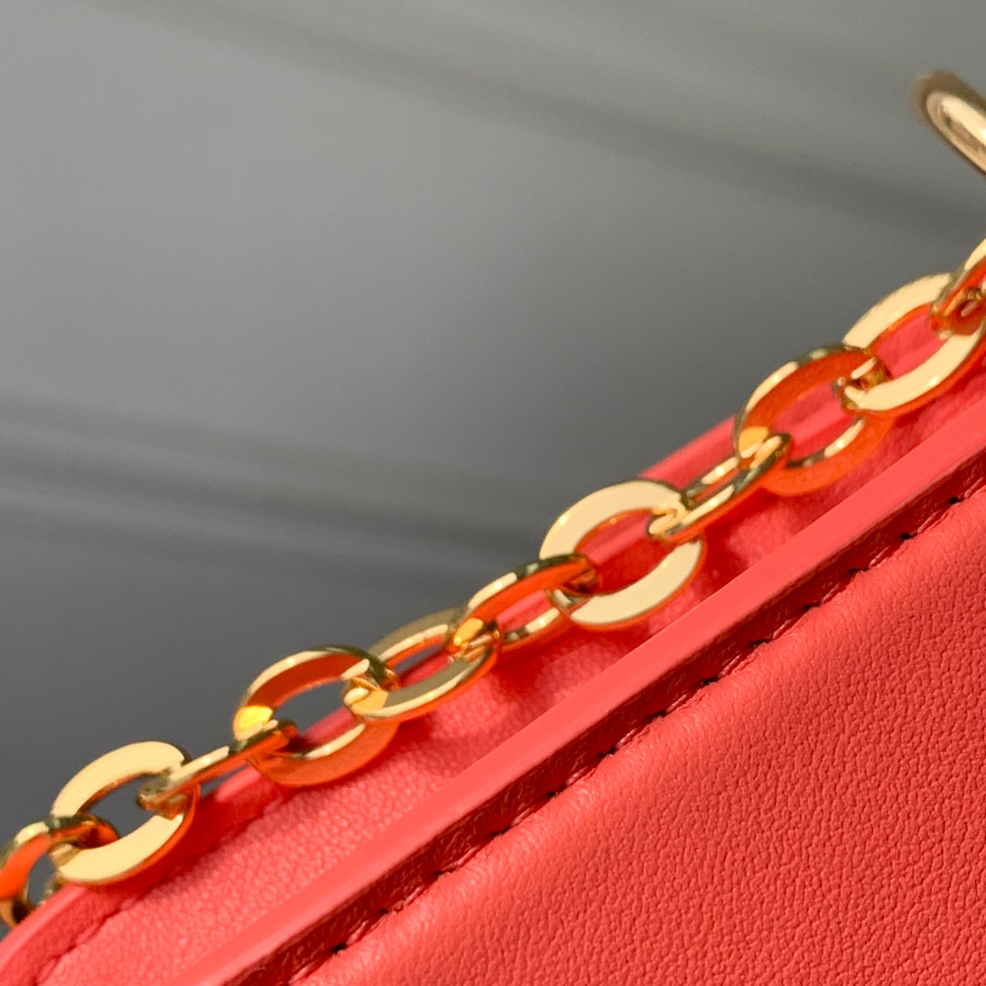 WALLET ON CHAIN BLOOM 20 IN SWEET CORAL CALFSKIN