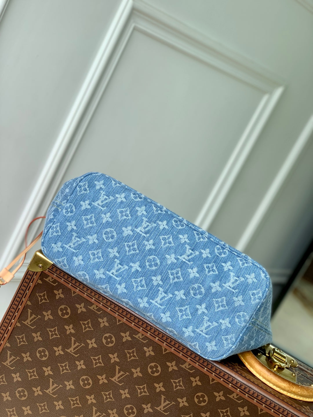 NEVERFULL MM 31 IN DENIM BLUE MONOGRAM COWHIDE LEATHER TRIM