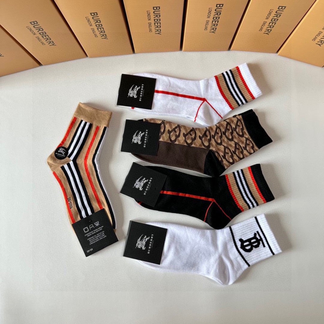 BURBERRY 26S ANKLE SOCKS 502290 (1 BOX)
