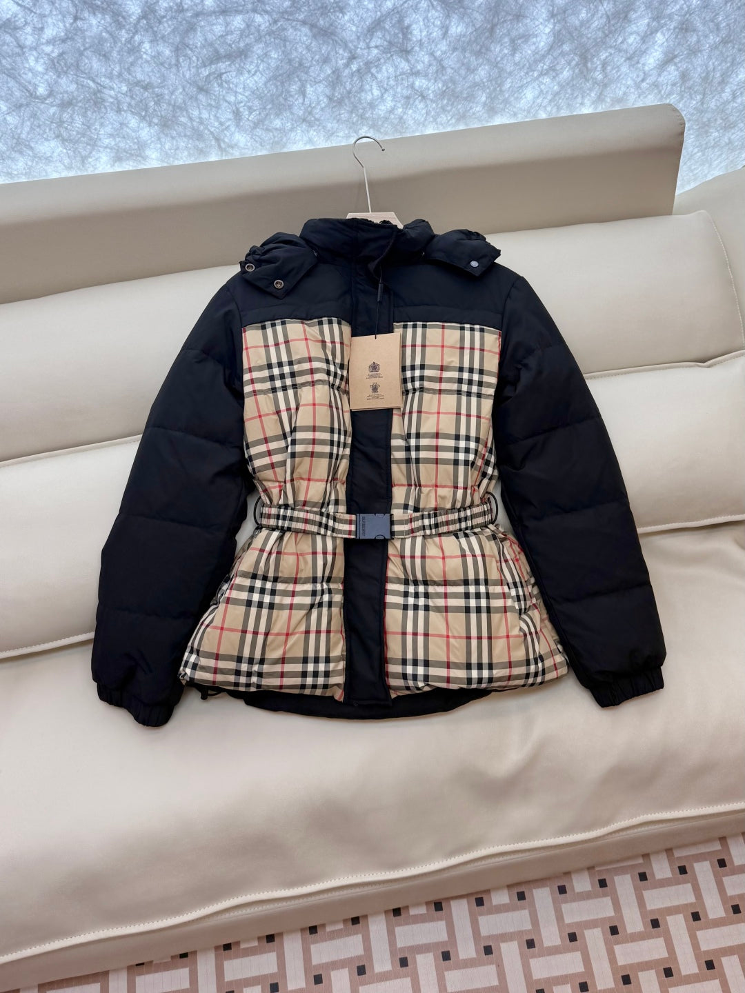 BURBERRY 25S DOWN JACKET 148