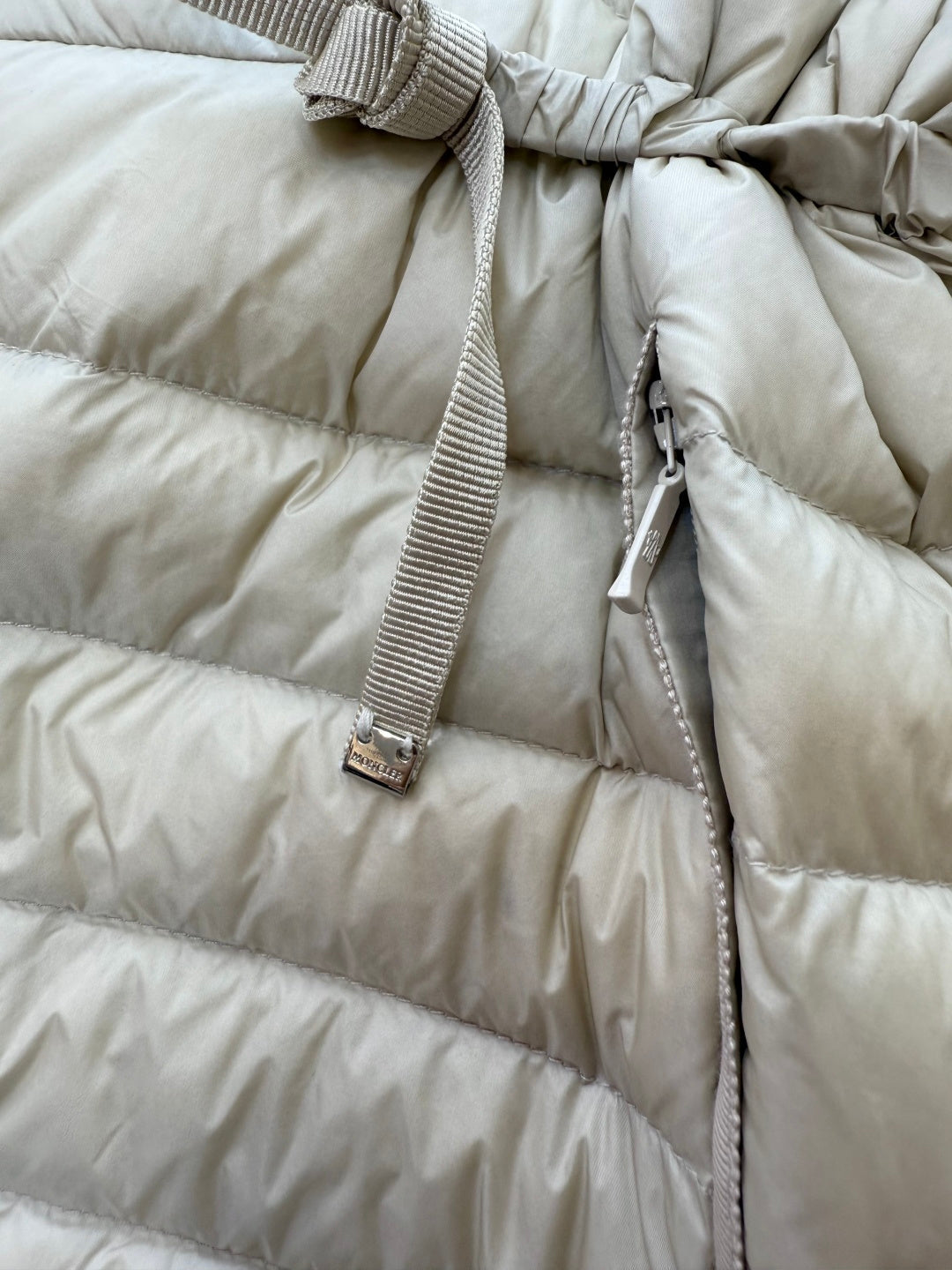 MONCLER 25S SHORT DOWN JACKET WITH DRAWSTRING 403