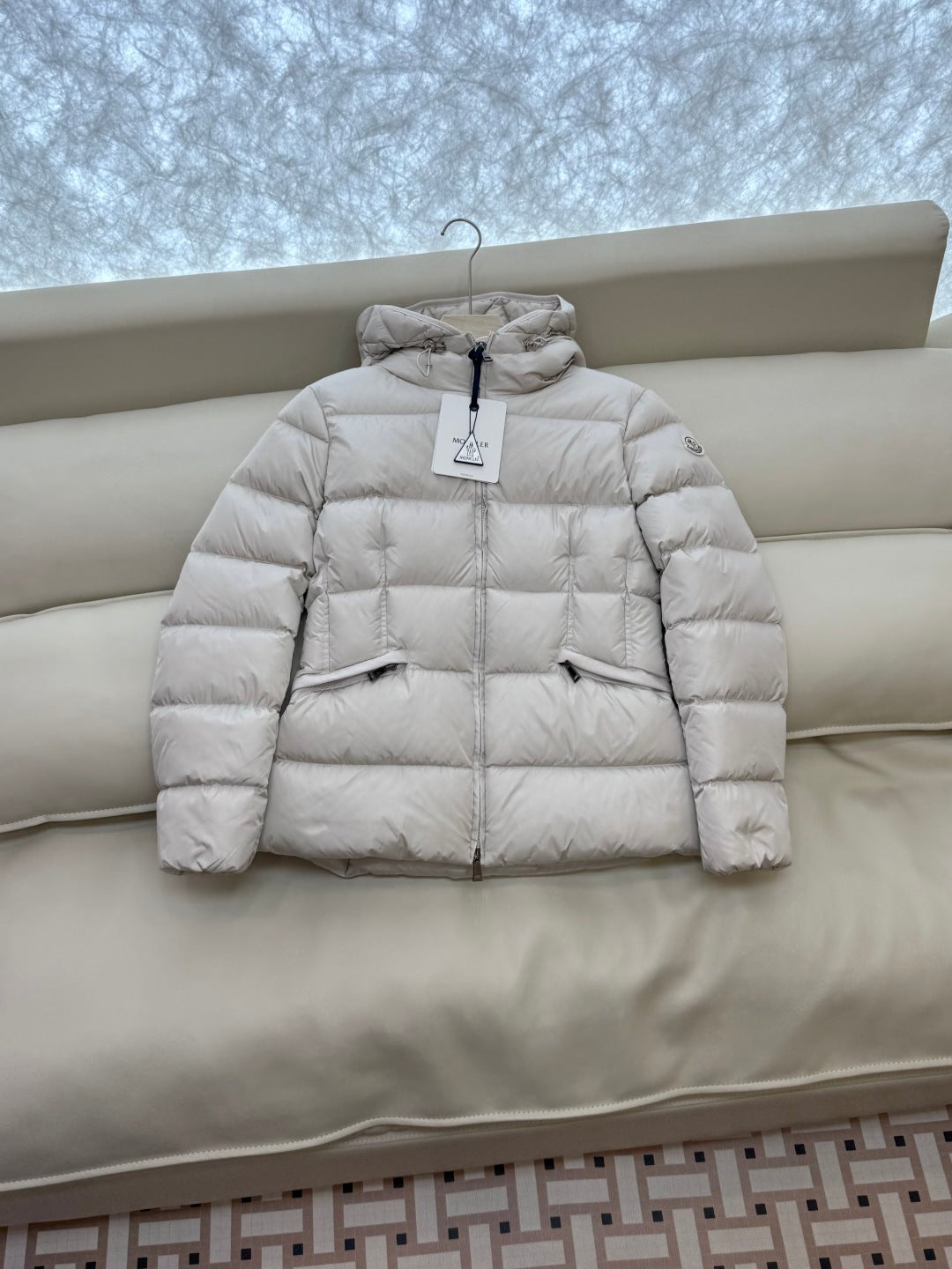 MONCLER 25S JACKET IN WHITE 041