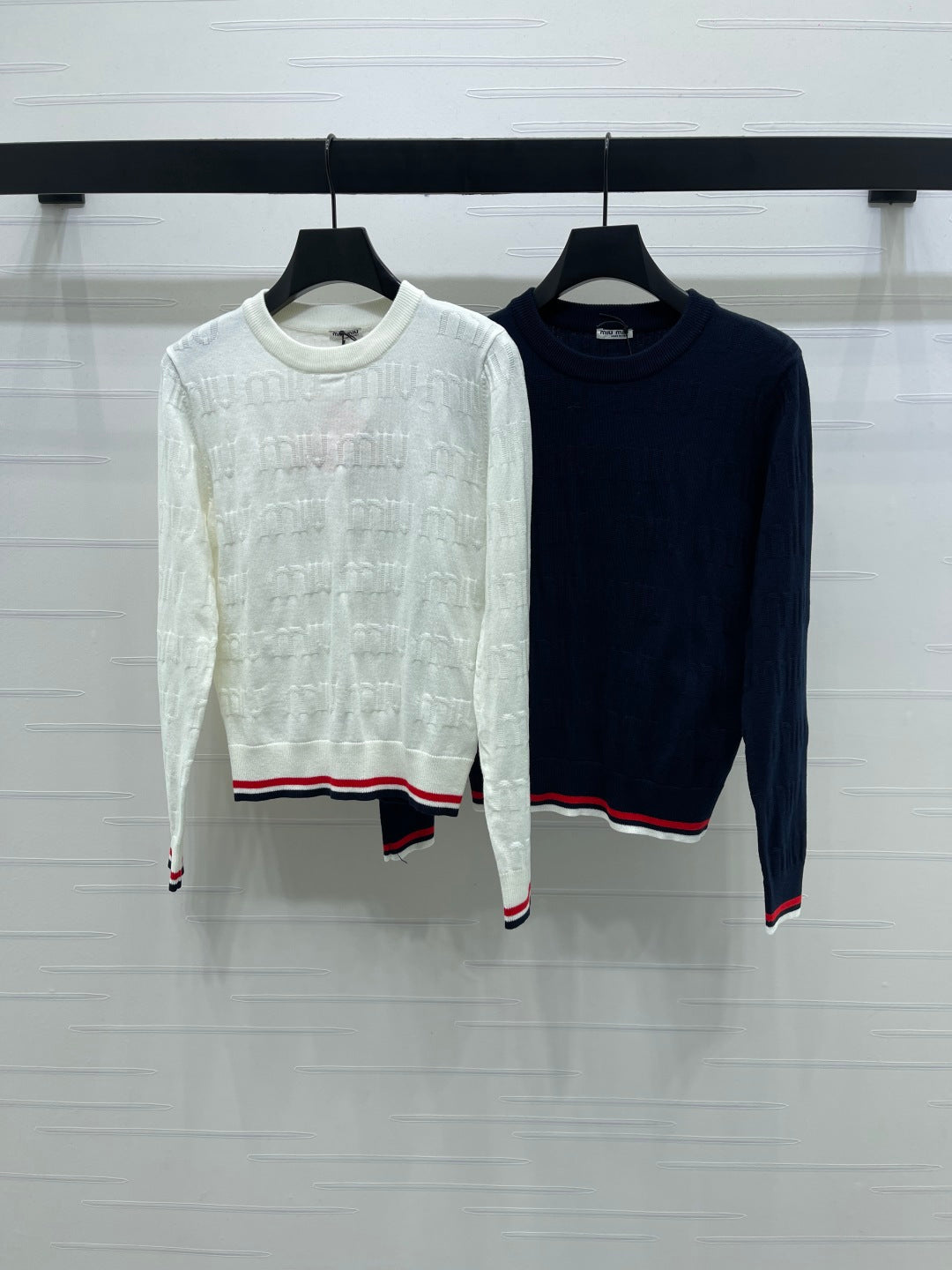 MIUMIU KNITTED SWEATER STYLE 466