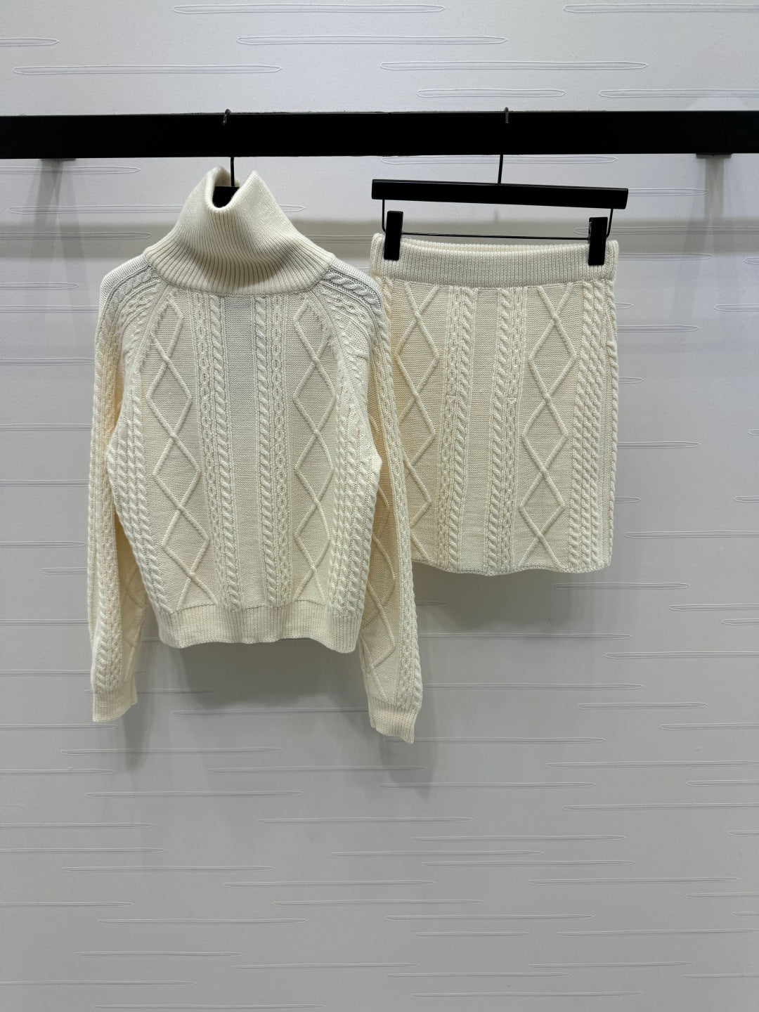 MIUMIU KNIT TOP AND SKIRT SET STYLE 751