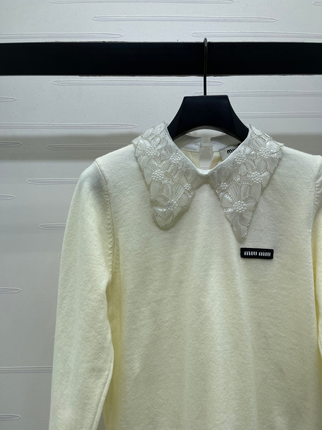 MIUMIU LACE-COLLAR SWEATER STYLE 815