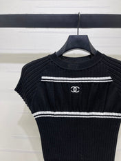 CHANEL 26S SHORT-SLEEVE KNIT TOP 1341