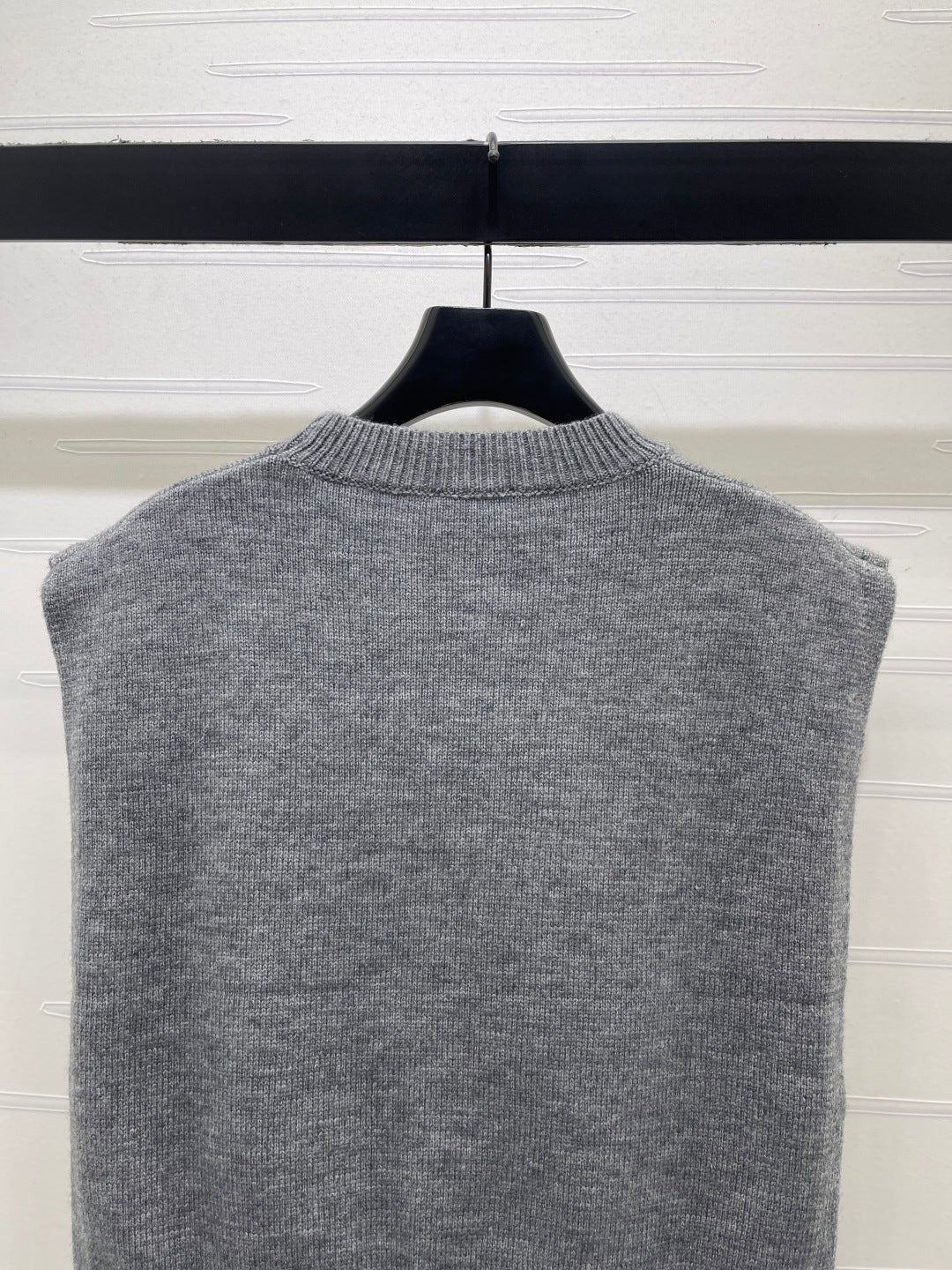 CHANEL 26S CONTRAST KNIT VEST 1323