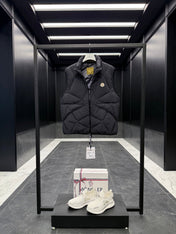MONCLER 25S SLEEVELESS JACKET 479