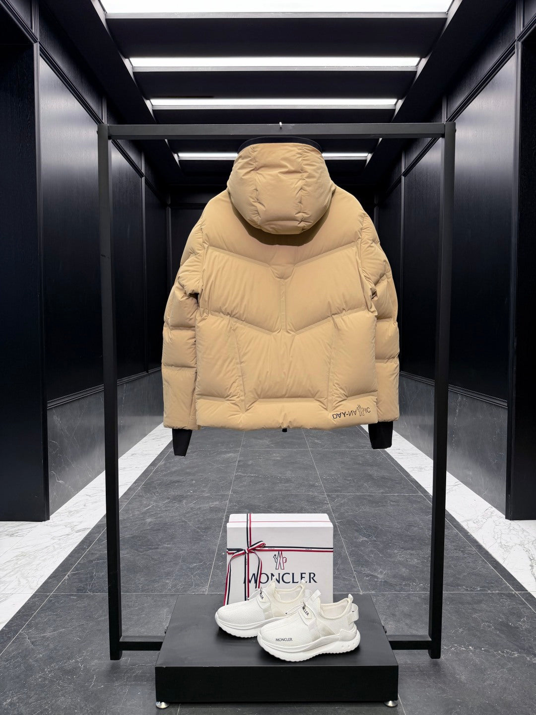 MONCLER 25S DOWN JACKET 426