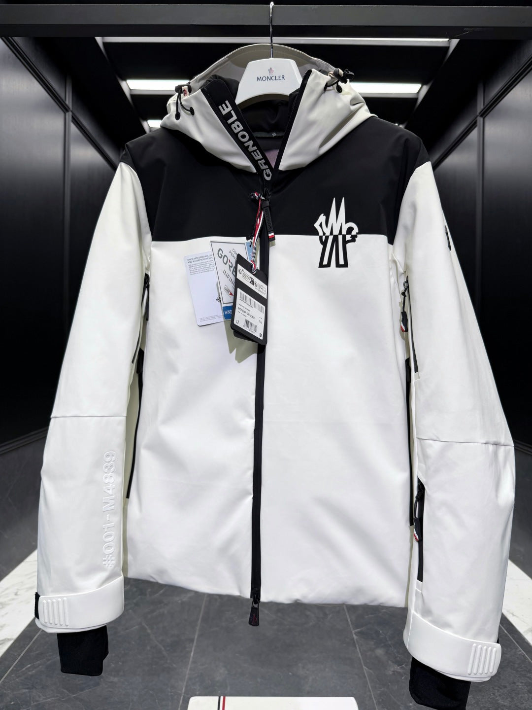 MONCLER 25S LUXURY DOWN JACKET 275
