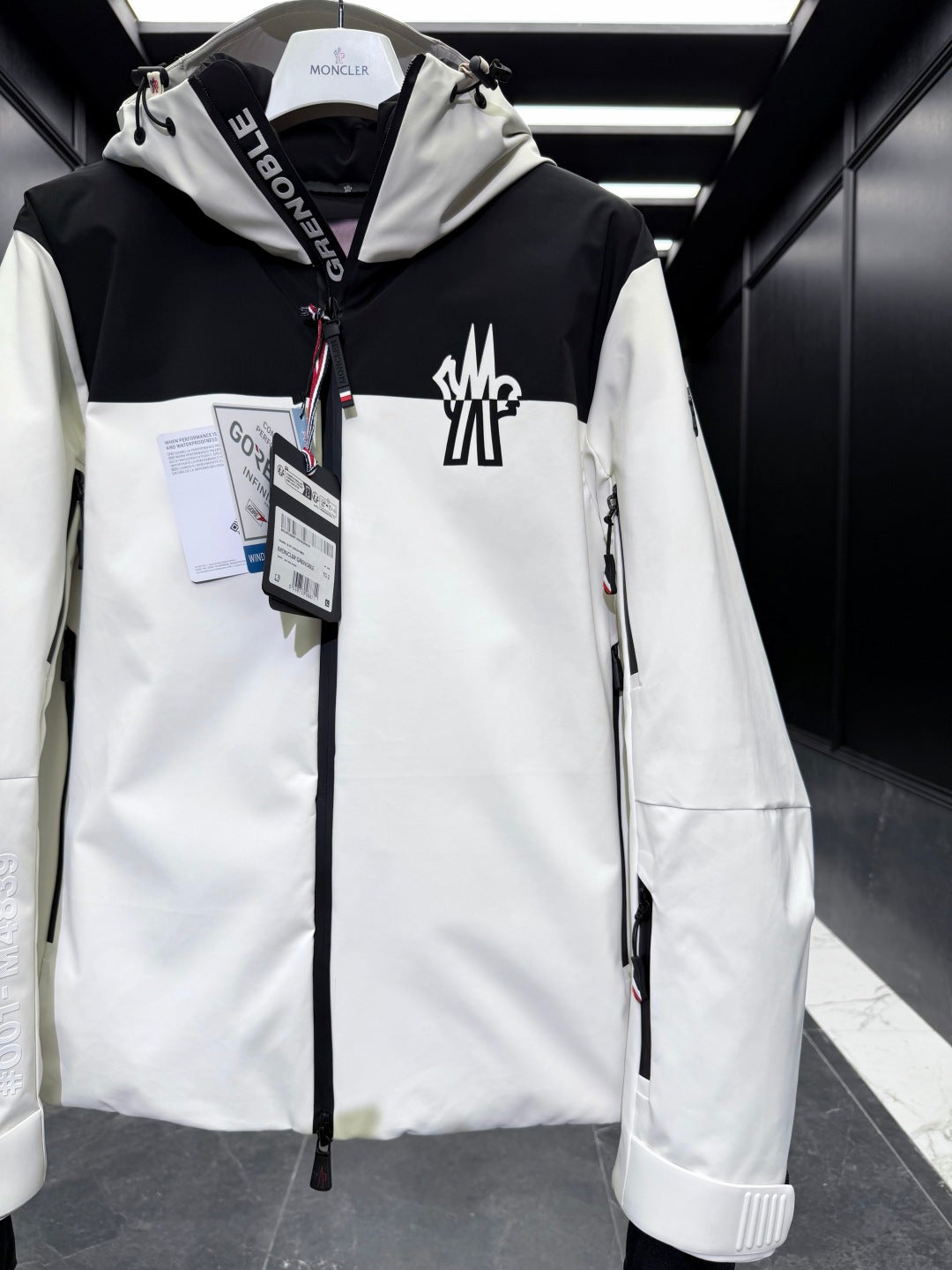 MONCLER 25S LUXURY DOWN JACKET 275