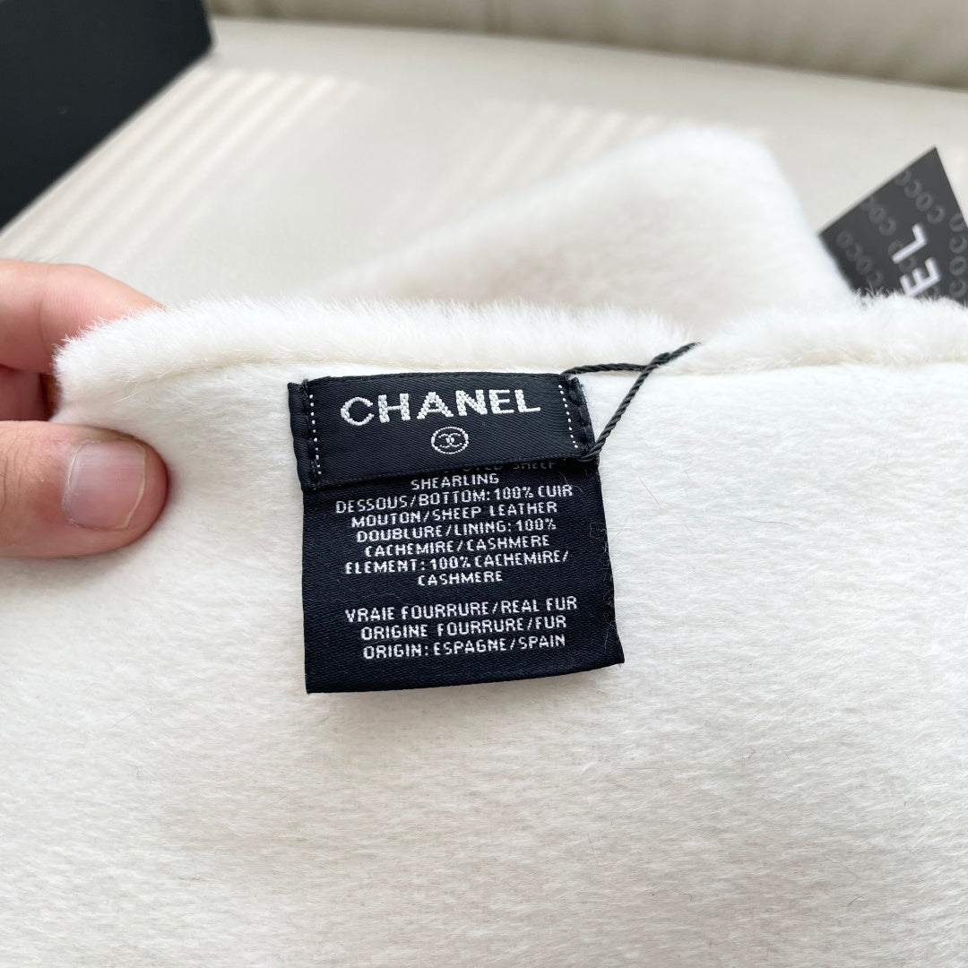 CHANEL 25S SCARF 120 IN FAUX FUR 876436