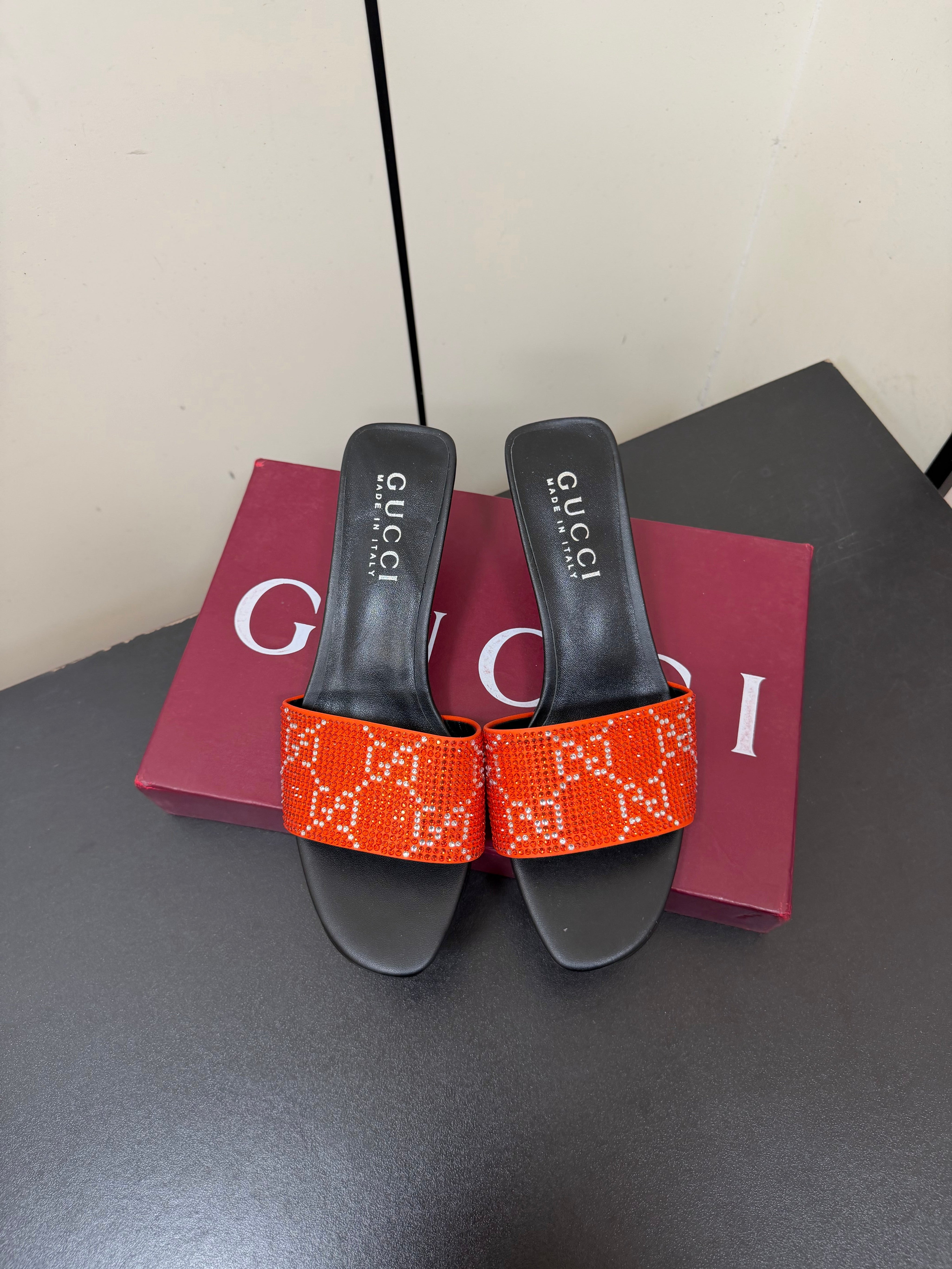 GUCCI 26S MULE SANDALS 85MM IN ORANGE SATIN CRYSTAL GG