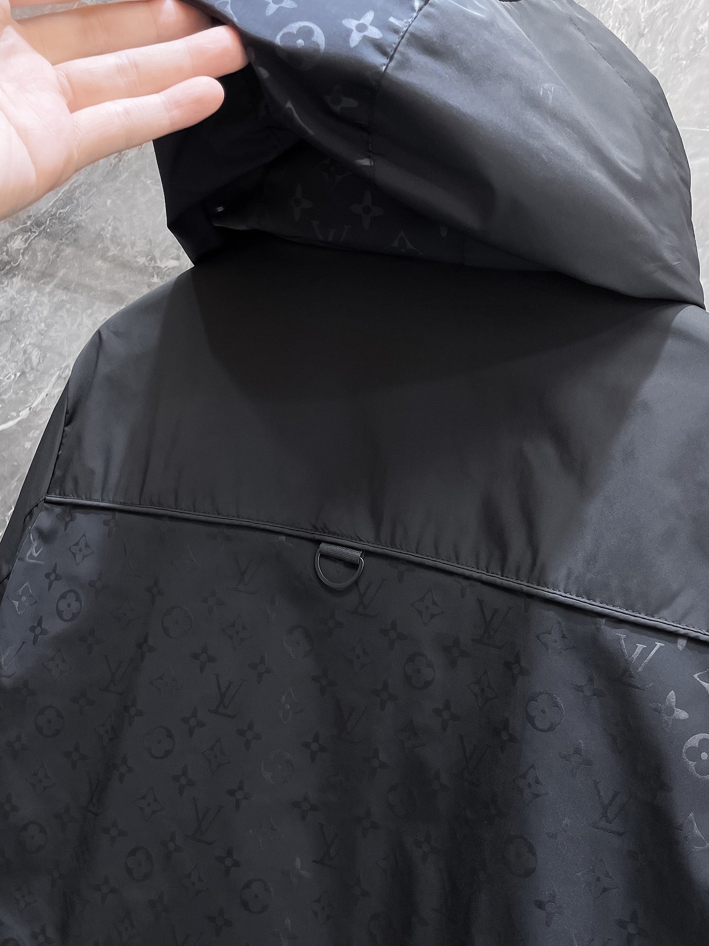 LV HOODED JACKET BLACK 239027