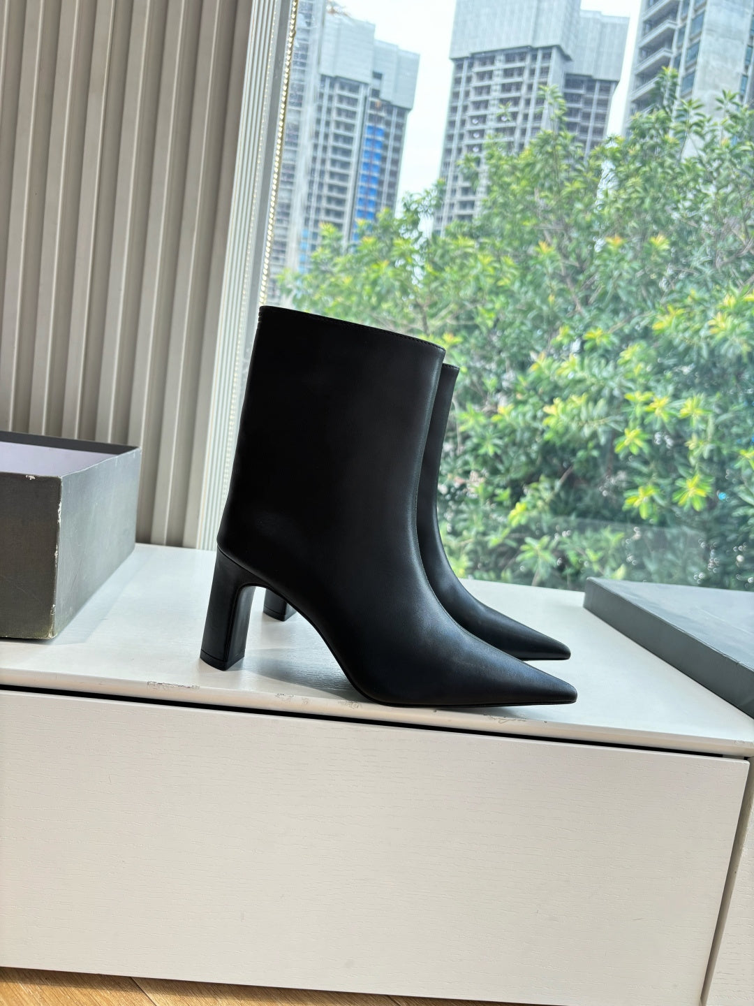 BALENCIAGA 25S ANKLE BOOTS IN BLACK COW LEATHER