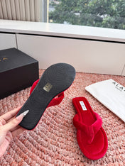 ALAIA 26S THONG SANDALS IN RED VELVET