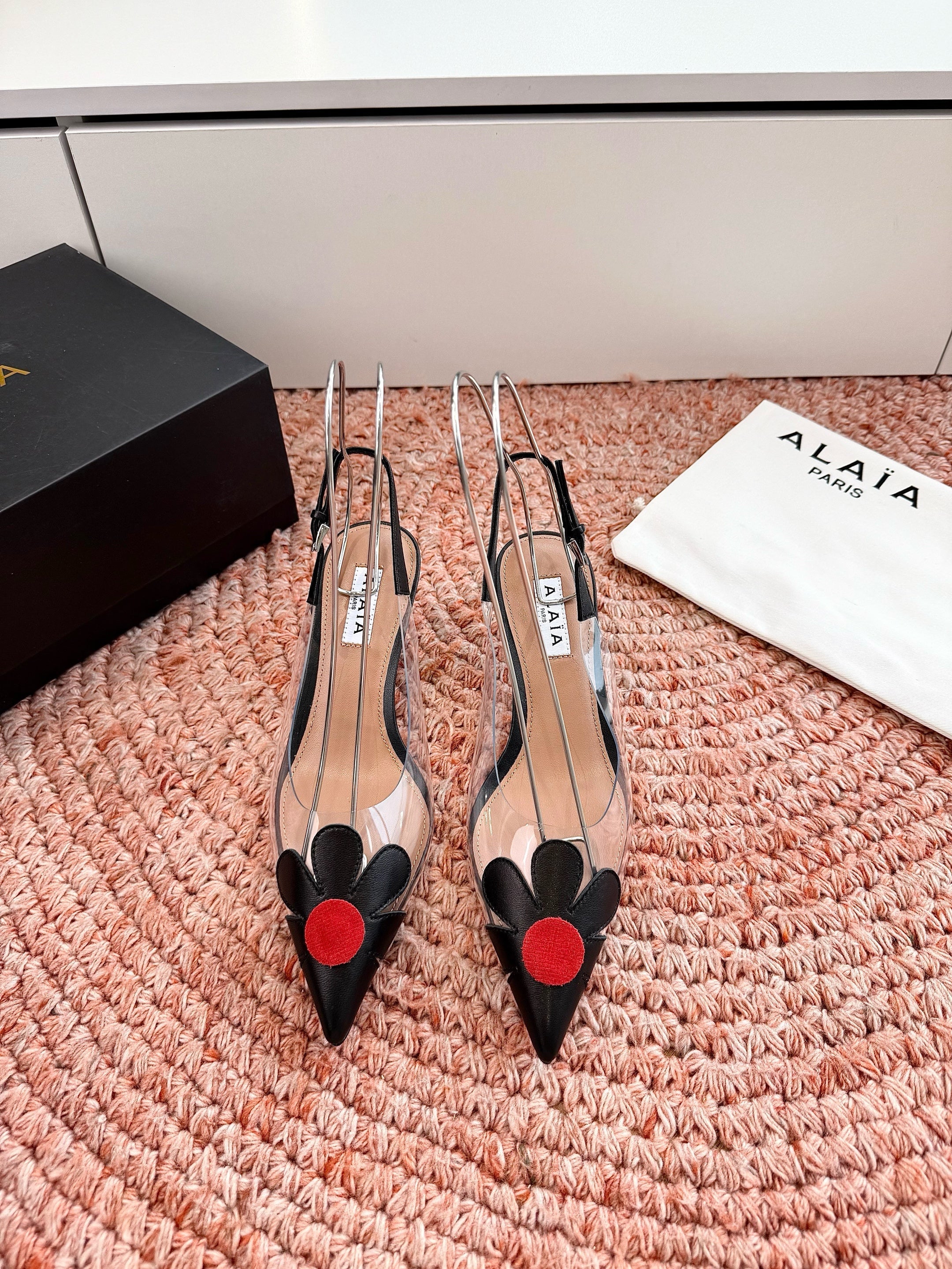 ALAIA 26S POINTED-TOE SLINGBACK HEELS IN BLACK LAMBSKIN AND TRANSPARENT PVC
