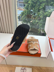 HM 26S SANDAL IN BEIGE WOOL AND CARAMEL BROWN SUEDE