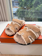 HM 26S SANDAL IN BEIGE WOOL AND CARAMEL BROWN SUEDE