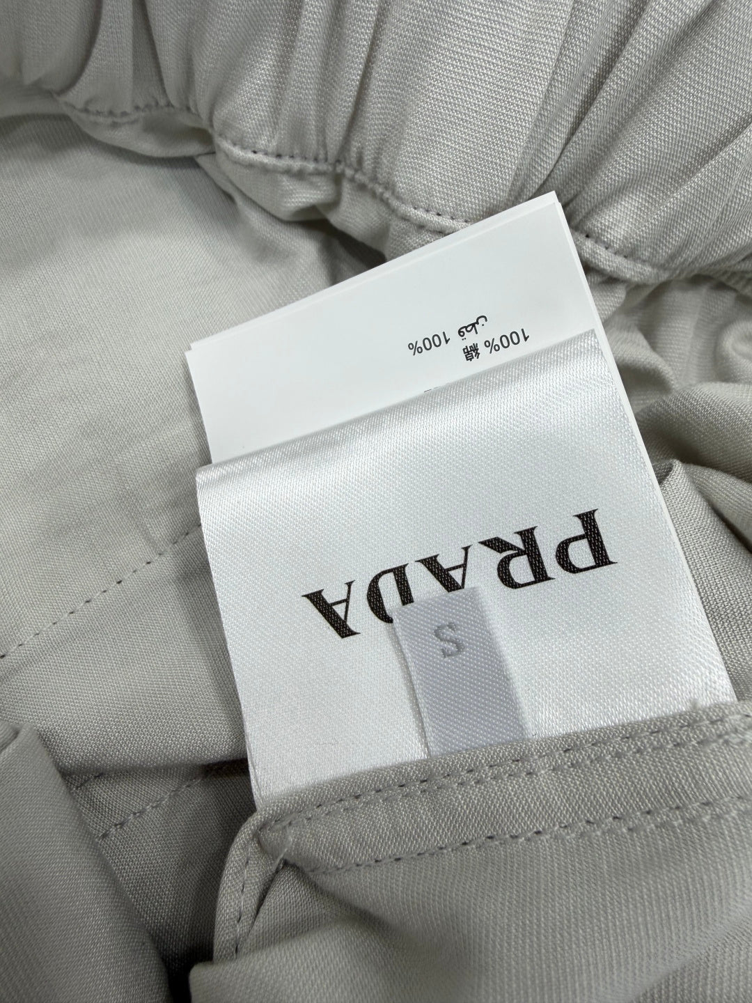 PRADA 26S SHORTS STYLE 866