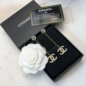 CHANEL 26S DOUBLE C LOGO PEARL PAVE DROP CHAIN EARRINGS IN GOLD METAL 631010